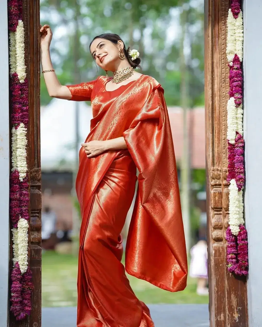 ASHIKA RANGANATH IN SOUTH INDIAN TRADITIONAL RED SAREE 7